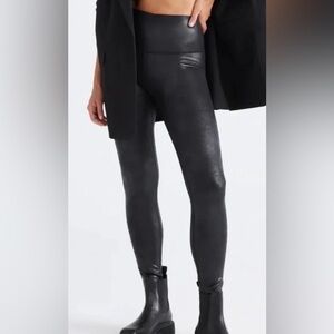 Knix x The Birds Papaya Faux Leather Scultping Leggings, Black, sz M